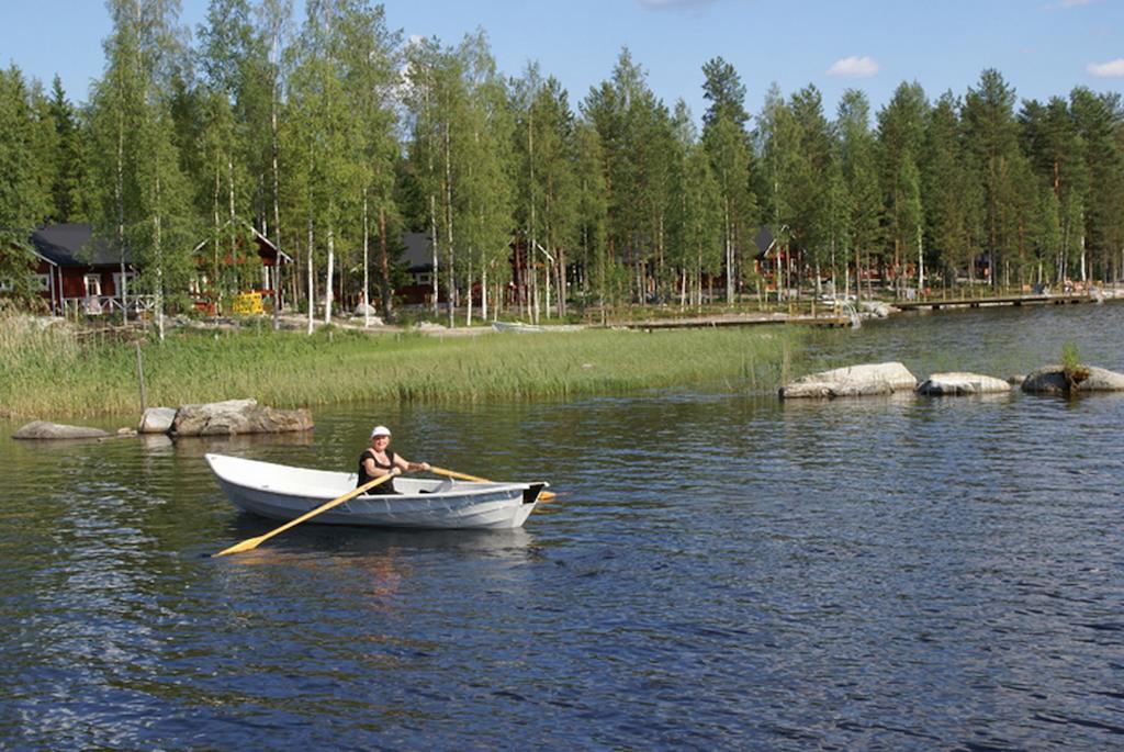 Kartanohotelli Satulinna Huvilat Hirvensalmi Экстерьер фото