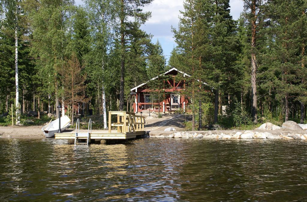 Kartanohotelli Satulinna Huvilat Hirvensalmi Экстерьер фото